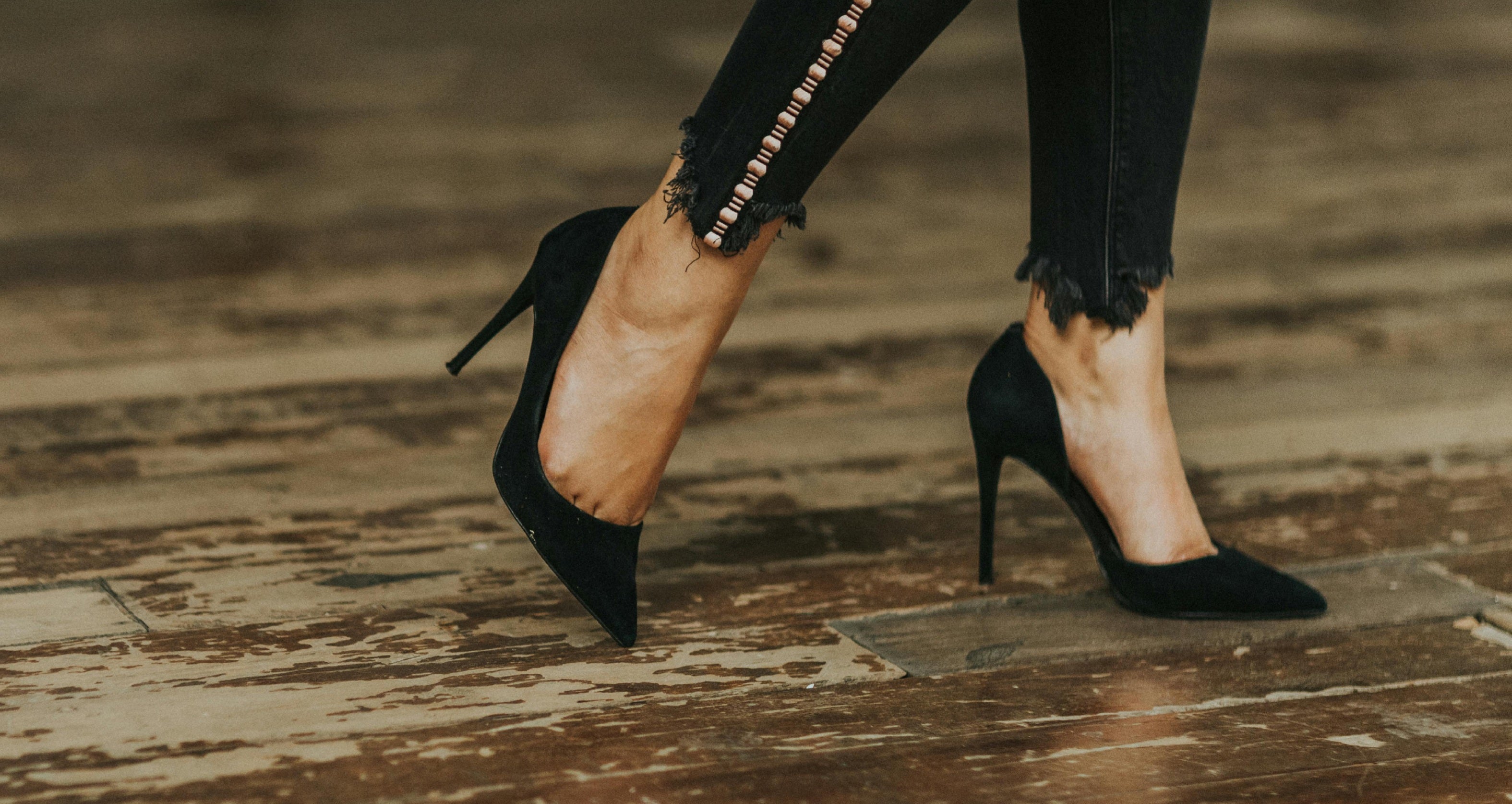 Why round toe party pumps for women are back in style