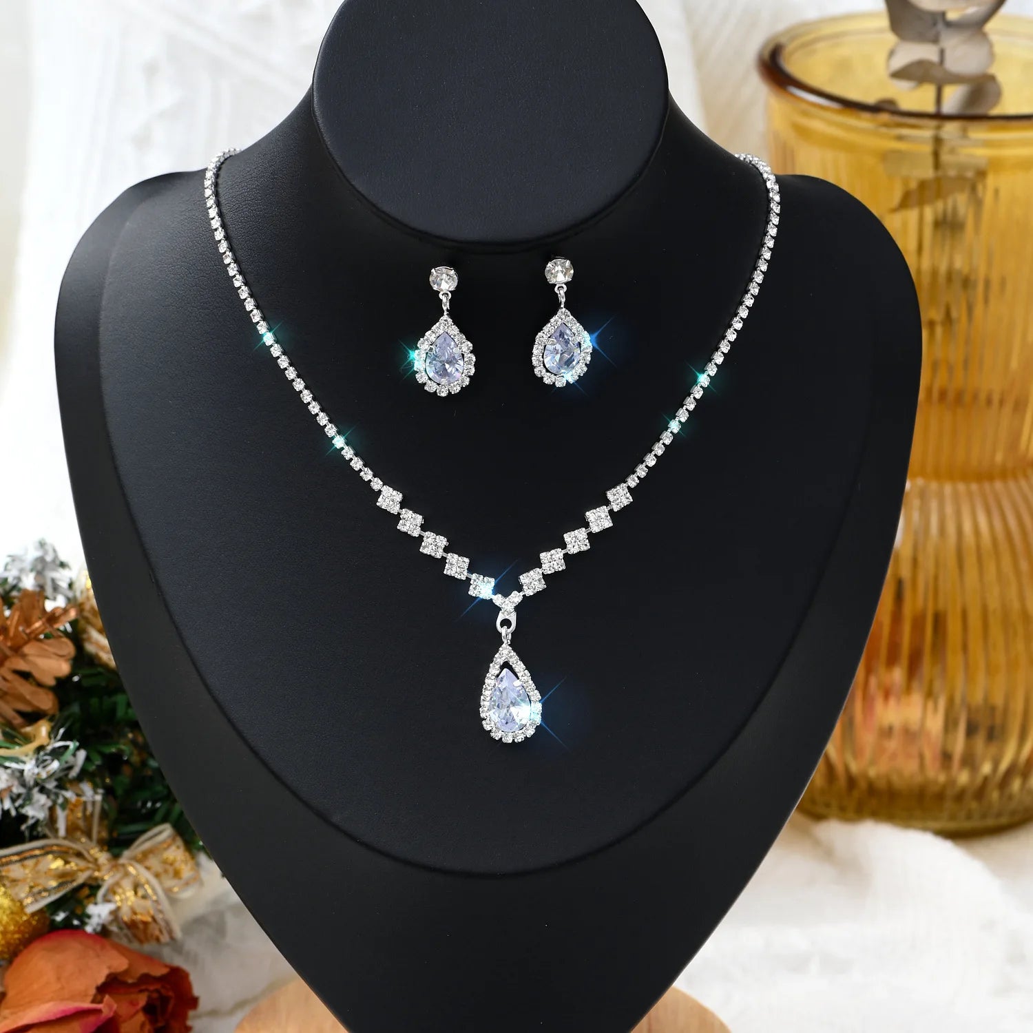 1 Set Of Fashionable And Simple Water Droplet Necklace, Earrings, Jewelry Set, Women's Wedding Banquet Party Daily Accessories